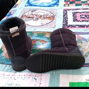 NWOT, Dark Gray, Kiwi,Sheepskin, Short Boots/Booties, Made in NEW ZEALAND💥💥💥